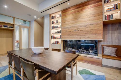 Natiivo Austin XII