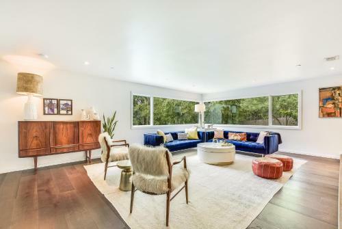 The Above Hidden Oaks Estate
