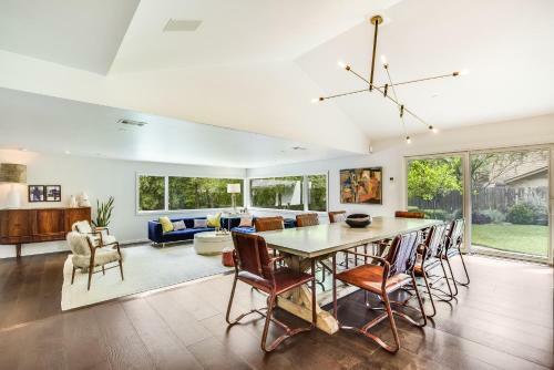 The Above Hidden Oaks Estate