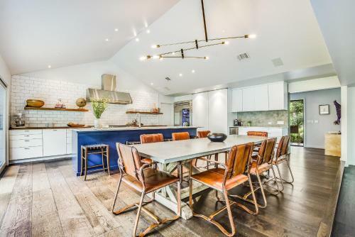 The Above Hidden Oaks Estate