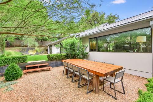 The Above Hidden Oaks Estate