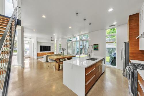 Modern Home In Trendy East Austin Home