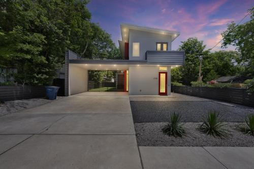 Modern Home In Trendy East Austin Home
