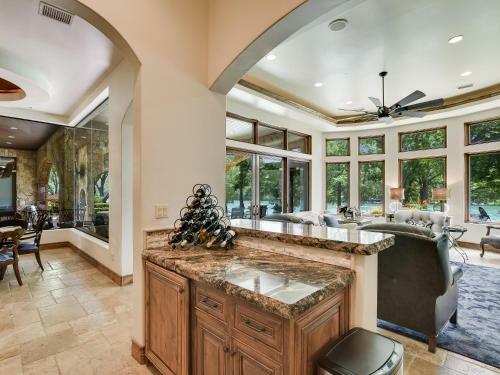 The Above Casa Tranquility On Lake Austin
