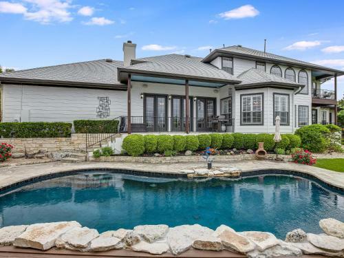 The Above Bluff View Estate