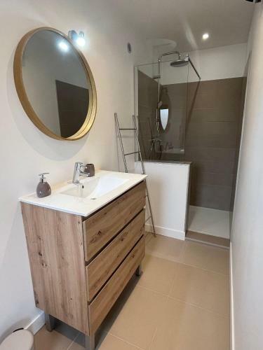 Apartamento Agr�able Maison De Village Avec Garage & Terrasse