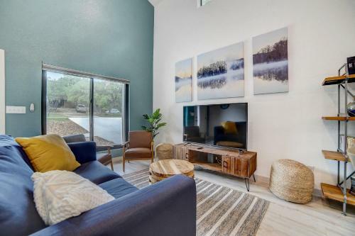 Hip Nautic - A Modern Lake Retreat