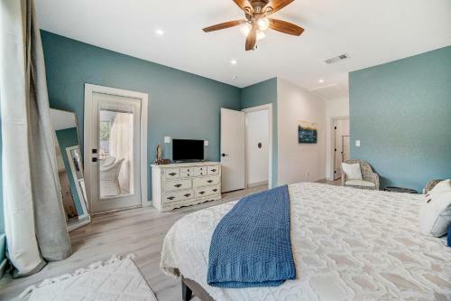 Hip Nautic - A Modern Lake Retreat