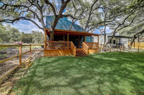 Hip Nautic - A Modern Lake Retreat