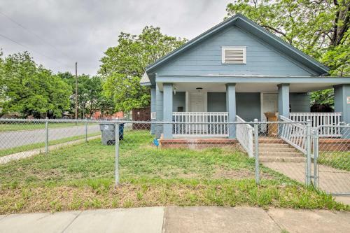 Boho Chic Dallas Duplex About 3 Mi To Downtown!