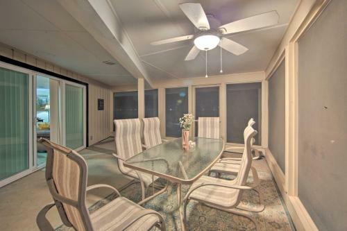 Malakoff Lakefront Home Golf Course On-site!