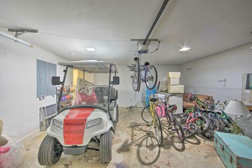 Malakoff Lakefront Home Golf Course On-site!