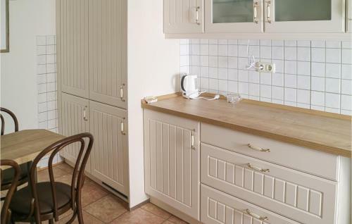 Awesome Apartment In Warnem�nde With 2 Bedrooms