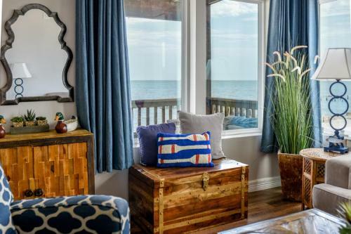 Bay Front Home With Spectacular Sunrise Views