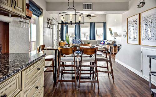 Bay Front Home With Spectacular Sunrise Views