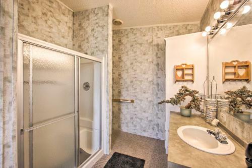 Quitman Home With Covered Deck And Lake Access!