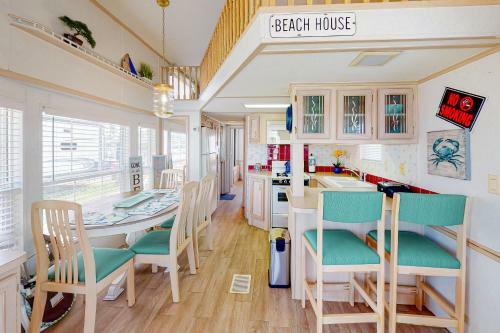 Long Island Village 266 Cockel