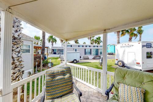 Long Island Village 512 W Clam Cir