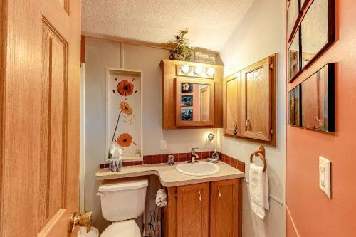 Long Island Village 512 W Clam Cir