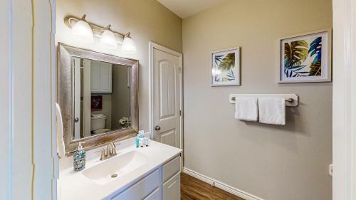 Villa Bc403 Fabulous Townhome With Beach Decor, Shared Heated Pool, Garage Access