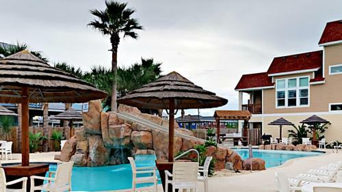 Villa Bc403 Fabulous Townhome With Beach Decor, Shared Heated Pool, Garage Access