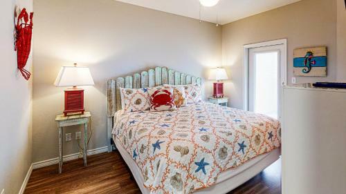 Villa Bc403 Fabulous Townhome With Beach Decor, Shared Heated Pool, Garage Access