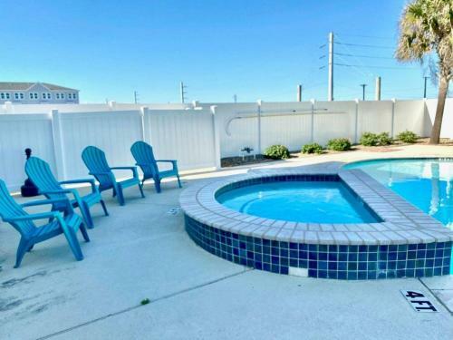 Villa Mc16 Multi-level Condo, Shared Pool & Hot Tub, Close To Beach