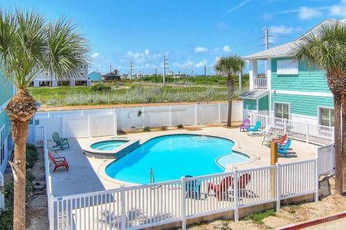Villa Mc16 Multi-level Condo, Shared Pool & Hot Tub, Close To Beach