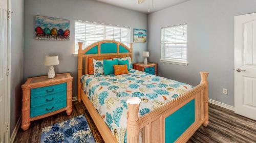 Villa Mc16 Multi-level Condo, Shared Pool & Hot Tub, Close To Beach