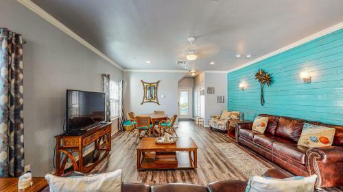 Villa Mc16 Multi-level Condo, Shared Pool & Hot Tub, Close To Beach