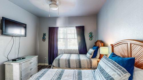 Villa Mc16 Multi-level Condo, Shared Pool & Hot Tub, Close To Beach