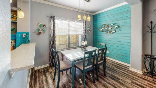 Villa Mc16 Multi-level Condo, Shared Pool & Hot Tub, Close To Beach