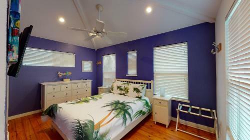 Villa Rp23 Fun Townhouse With Fiesta Decor, Shared Pool, Ample Parking