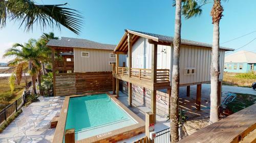 Pfc1006 Spacious Home In Town, Shared Pool, Ample Parking, Near Restaurants