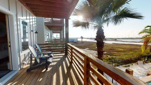 Pfc1006 Spacious Home In Town, Shared Pool, Ample Parking, Near Restaurants