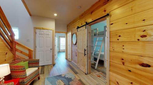 Pfc1006 Spacious Home In Town, Shared Pool, Ample Parking, Near Restaurants