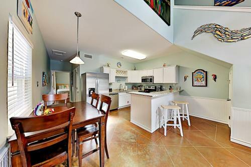 Parrot's Hideaway Townhouse