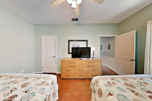 Parrot's Hideaway Townhouse