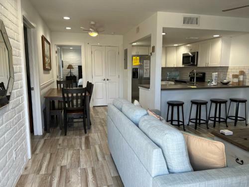 Apartamento Ec105 Newly Renovated, 2 First Floor Condo, Shared Pool & Grill, Boardwalk