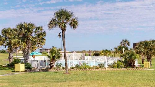 Apartamento Ir45 Bottom Floor Condo, 3 Bedrooms 2 Bath, View Of Shared Pool, Boardwalk