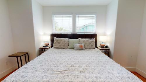 Villa Tc603 Townhome Located In Town, Close To Beach, Shared Pool, Pet Friendly