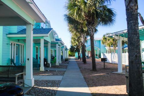 Villa Tc503 Townhome Located In Town, Close To Beach, Shared Pool, Pet Friendly