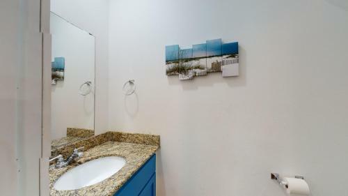 Villa Tc503 Townhome Located In Town, Close To Beach, Shared Pool, Pet Friendly