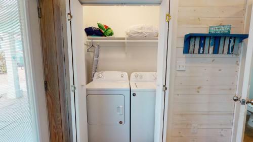 Villa Tc503 Townhome Located In Town, Close To Beach, Shared Pool, Pet Friendly