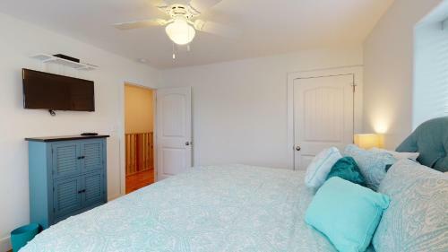 Villa Tc503 Townhome Located In Town, Close To Beach, Shared Pool, Pet Friendly