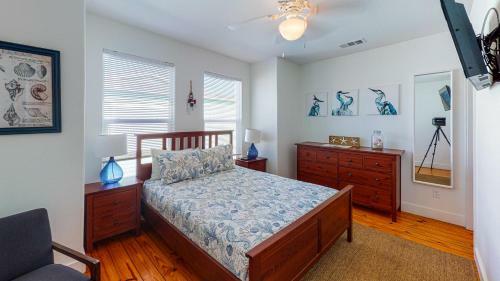 Villa Tc602 Townhome Located In Town, Close To Beach, Shared Pool, Pet Friendly
