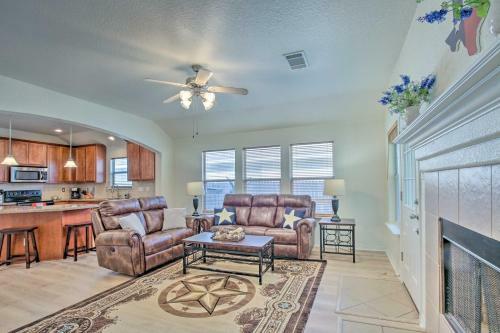 San Antonio Home With Grill, 9 Mi To Seaworld!