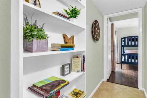 Northside Hideaway- Both Units- Mins To Ut Hospital