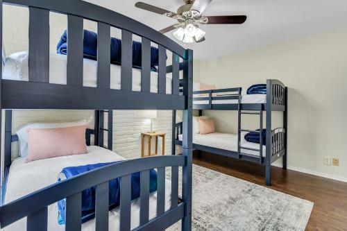 Northside Hideaway- Both Units- Mins To Ut Hospital