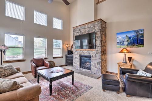 Pet-friendly Adventure Hub, 17 Mi To Slopes!